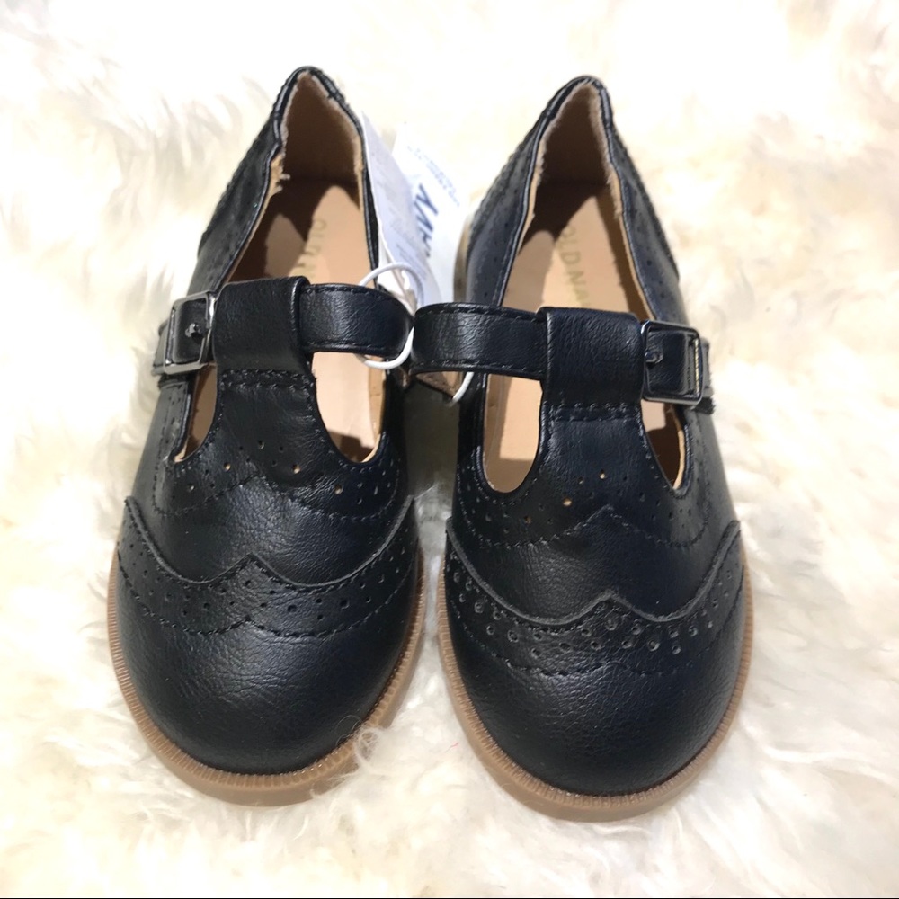 Old navy black t strap Mary Jane shoes size 6 NWT